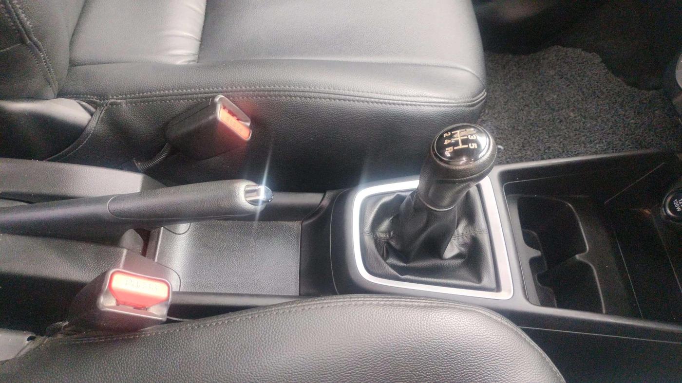 2020 Maruti Swift VXI, Petrol, Manual, 27,799 km, Gear Lever