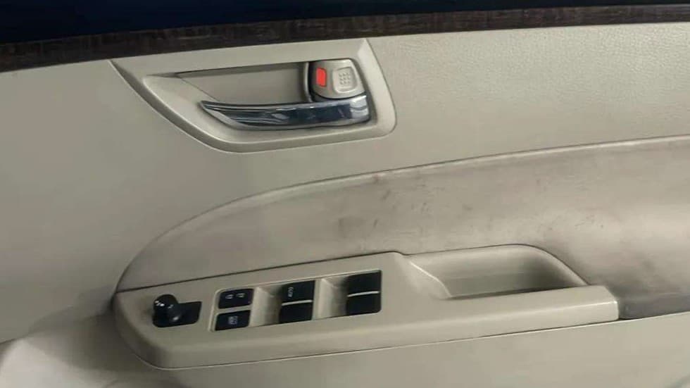 2015 Maruti Swift Dzire VXI, Petrol, Manual, 56,244 km, Driver Side Door Panels Control