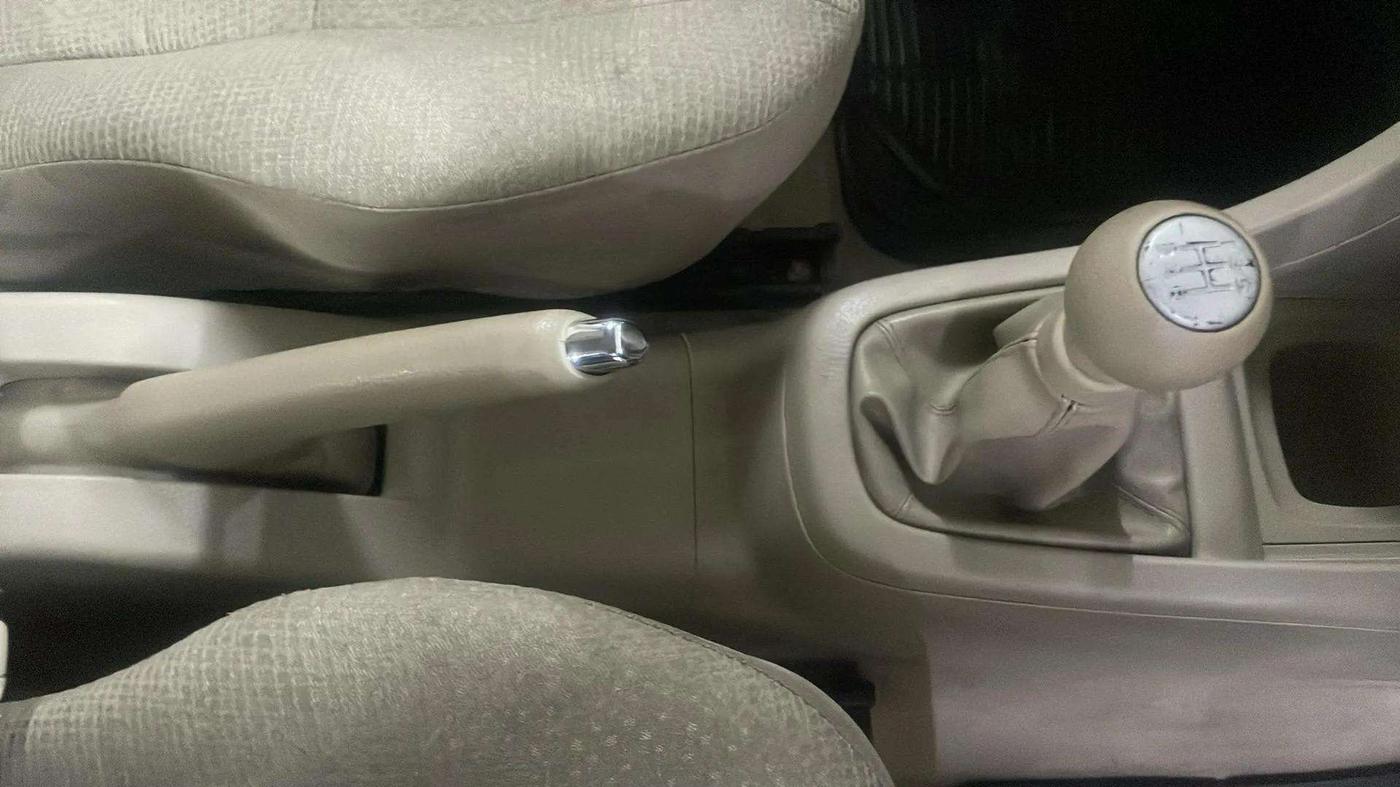 2015 Maruti Swift Dzire VXI, Petrol, Manual, 56,244 km, Gear Lever