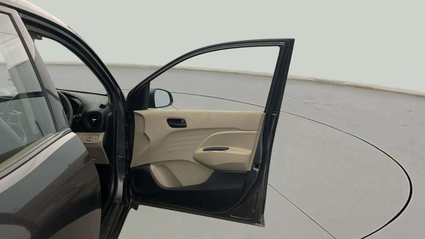 2022 Hyundai NEW SANTRO SPORTZ MT, Petrol, Manual, 27,303 km, RHS Front Door