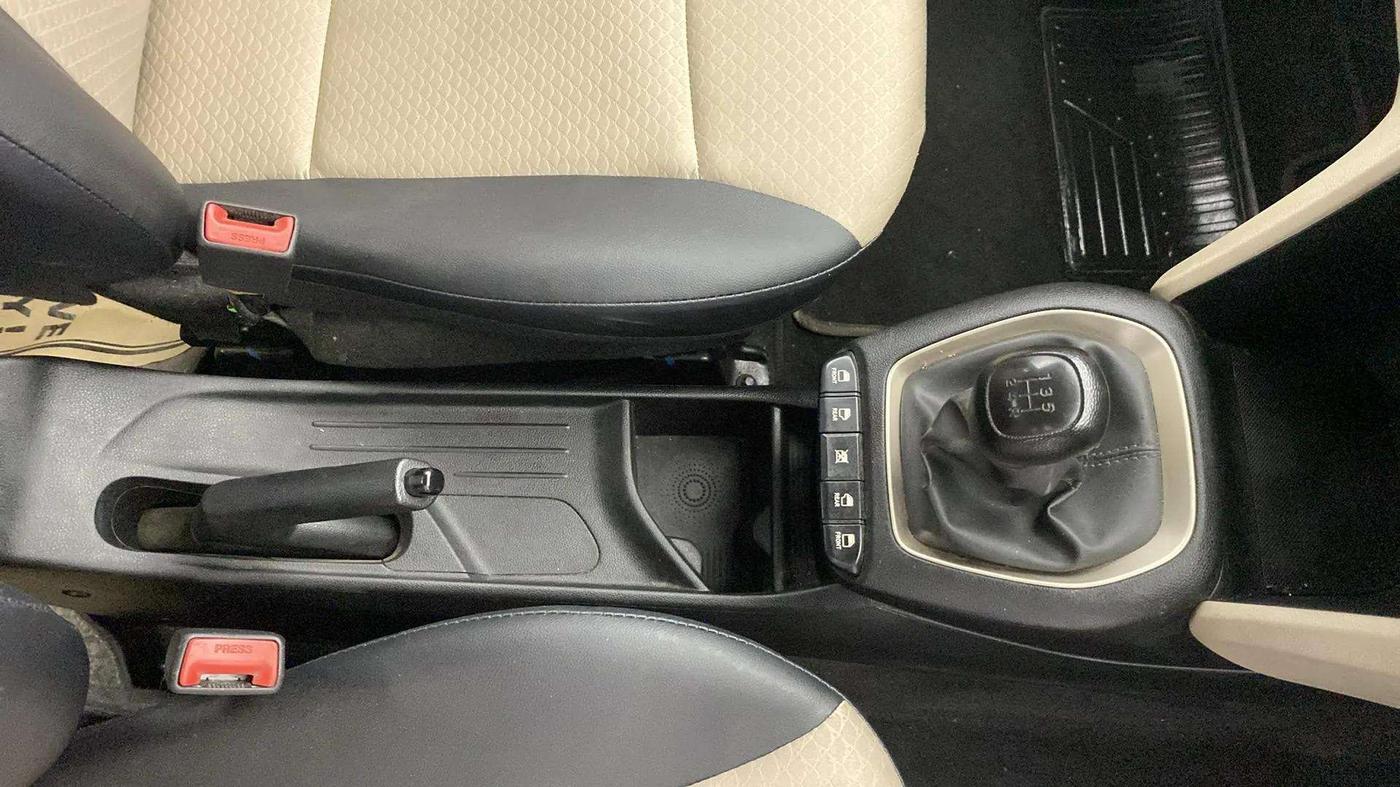 2022 Hyundai NEW SANTRO SPORTZ MT, Petrol, Manual, 27,303 km, Gear Lever