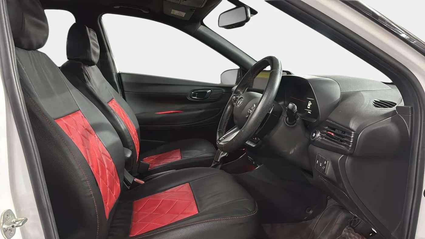 2021 Hyundai NEW I20 N LINE N8 1.0 TURBO GDI IMT DUAL TONE, Petrol, Manual, 31,573 km, Right Side Front Door Cabin