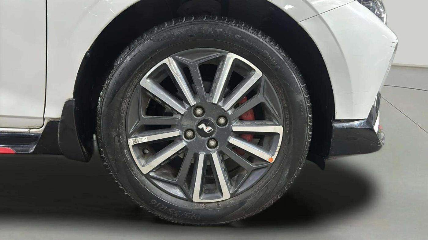 2021 Hyundai NEW I20 N LINE N8 1.0 TURBO GDI IMT DUAL TONE, Petrol, Manual, 31,573 km, Right Front Wheel