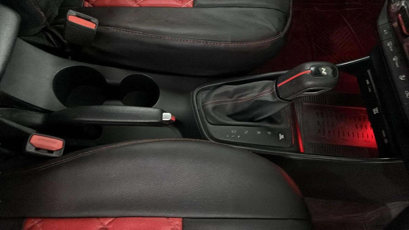 2021 Hyundai NEW I20 N LINE N8 1.0 TURBO GDI IMT DUAL TONE, Petrol, Manual, 31,573 km, Gear Lever