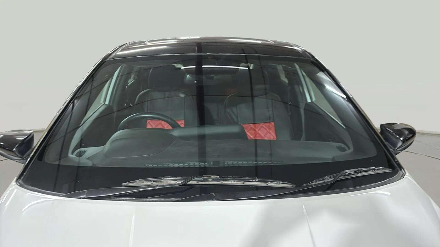 2021 Hyundai NEW I20 N LINE N8 1.0 TURBO GDI IMT DUAL TONE, Petrol, Manual, 31,573 km, Front Windshield