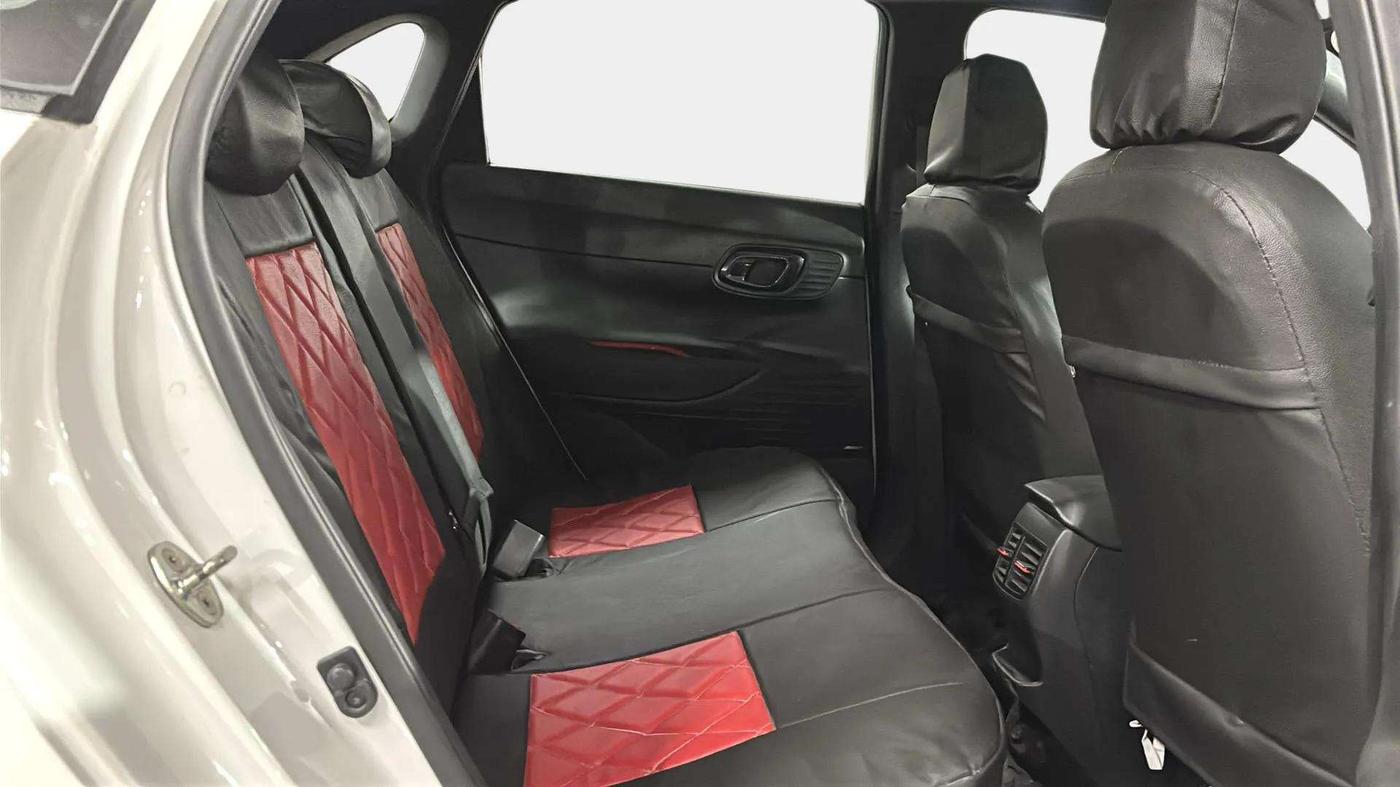2021 Hyundai NEW I20 N LINE N8 1.0 TURBO GDI IMT DUAL TONE, Petrol, Manual, 31,573 km, Right Side Rear Door Cabin