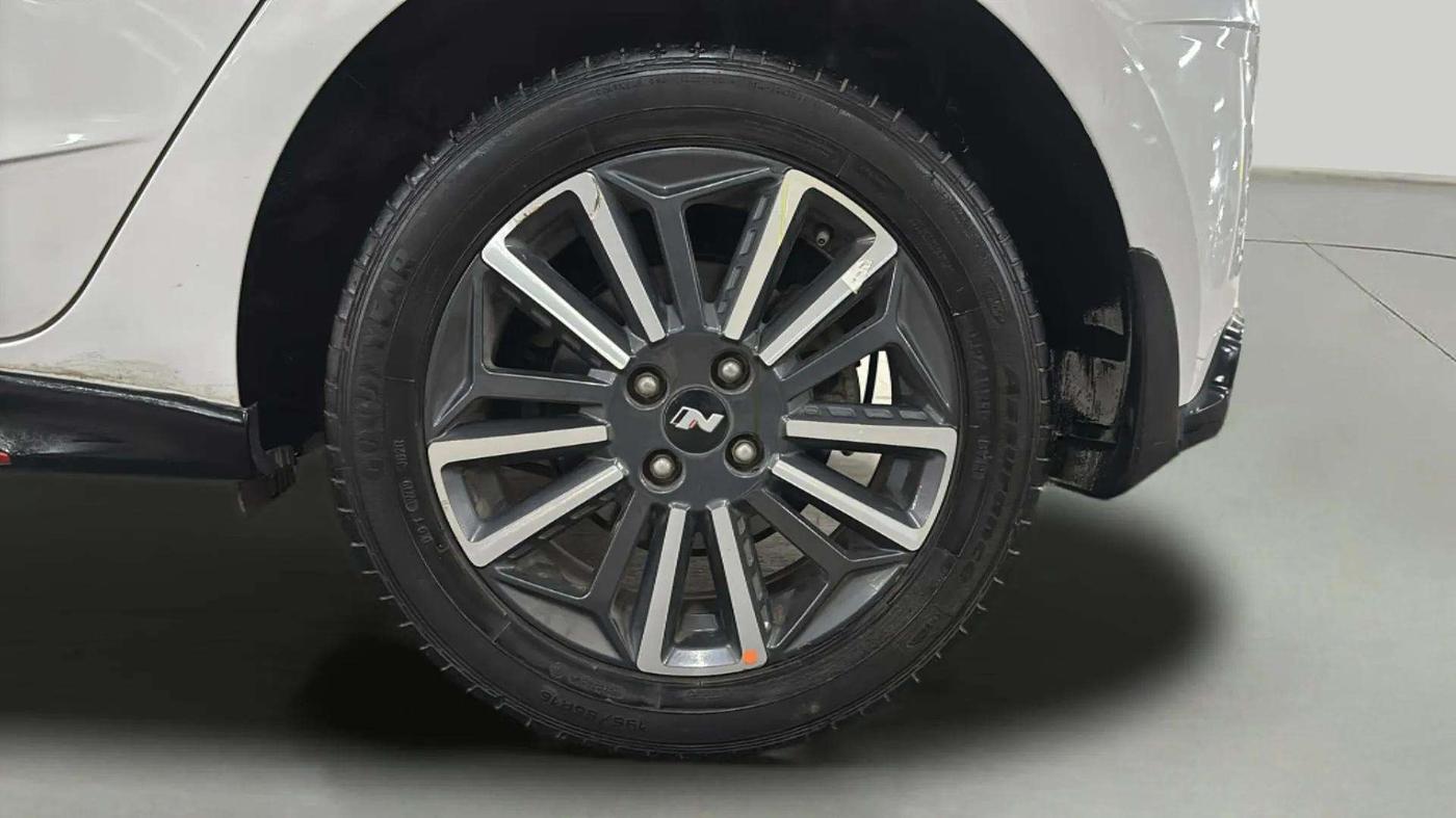 2021 Hyundai NEW I20 N LINE N8 1.0 TURBO GDI IMT DUAL TONE, Petrol, Manual, 31,573 km, Left Rear Wheel