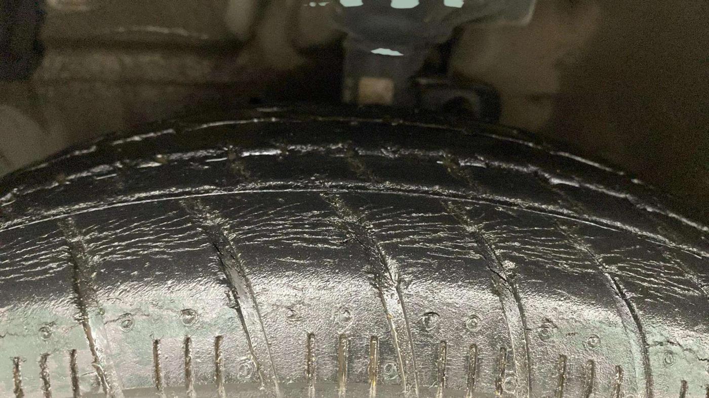 2016 Maruti Celerio VXI, Petrol, Manual, 37,871 km, Left Front Tyre Tread