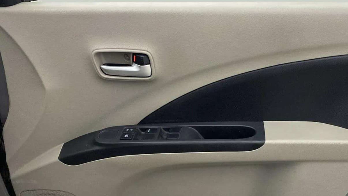 2016 Maruti Celerio VXI, Petrol, Manual, 37,871 km, Driver Side Door Panels Control