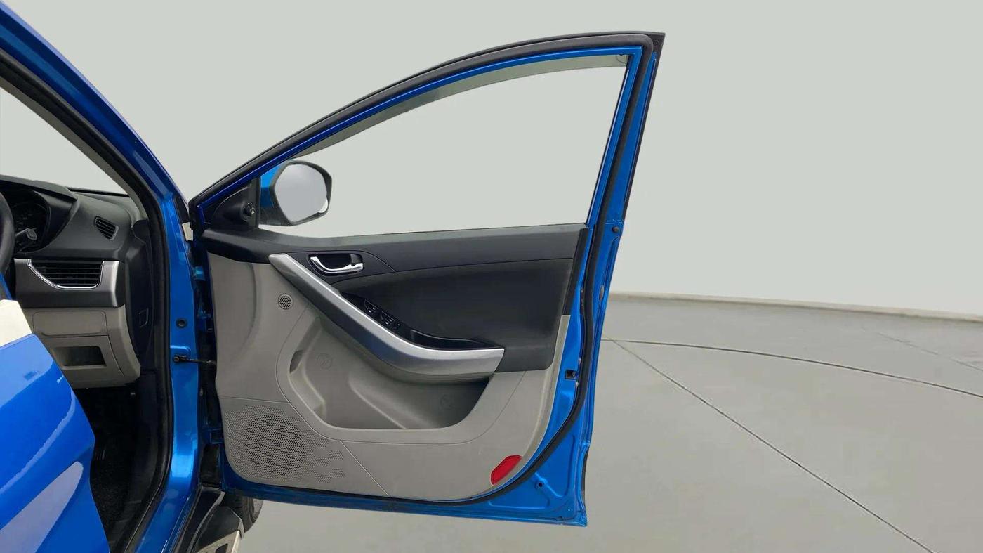 2017 Tata NEXON XZ PLUS PETROL, Petrol, Manual, 81,845 km, RHS Front Door