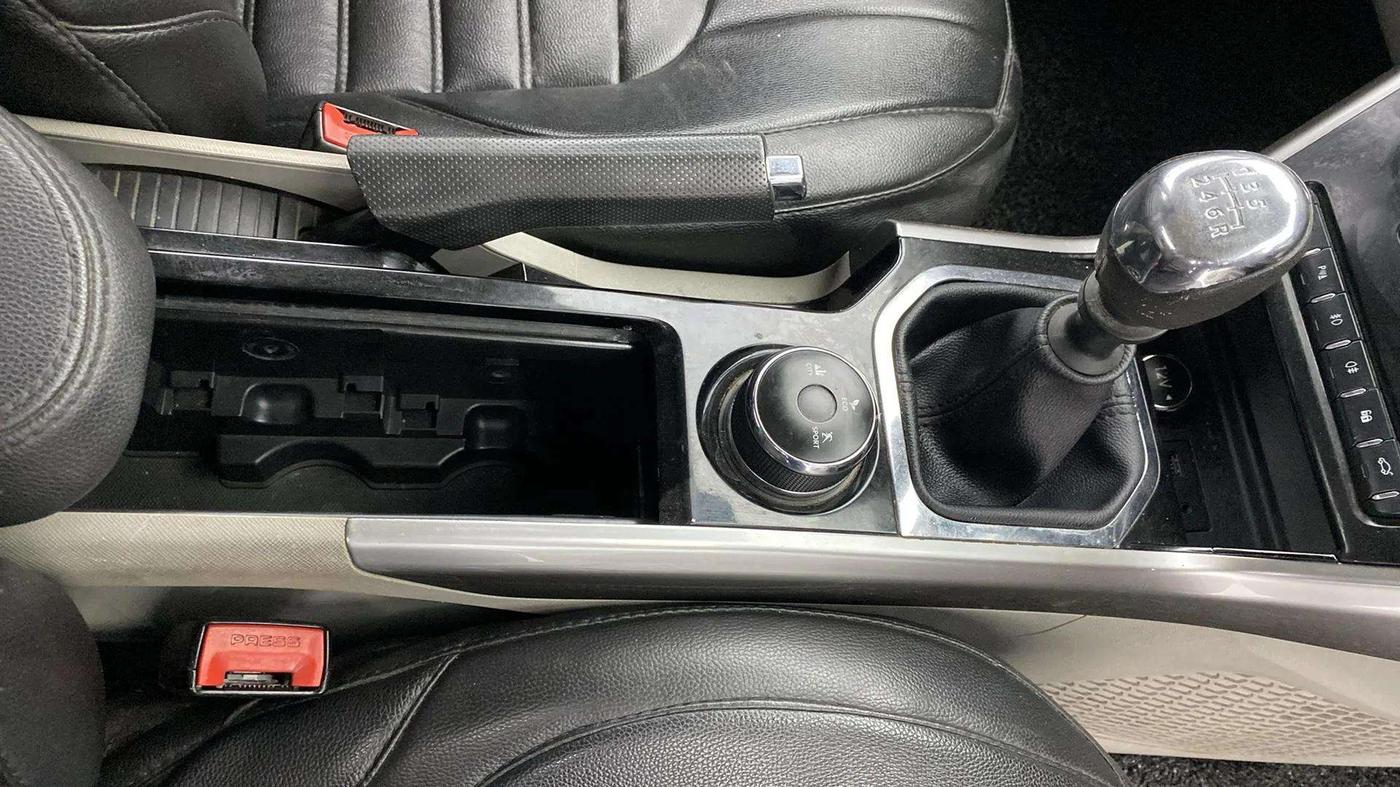 2017 Tata NEXON XZ PLUS PETROL, Petrol, Manual, 81,845 km, Gear Lever
