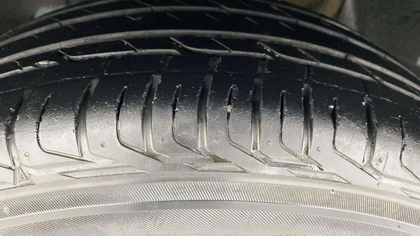 2017 Tata NEXON XZ PLUS PETROL, Petrol, Manual, 81,845 km, Left Front Tyre Tread