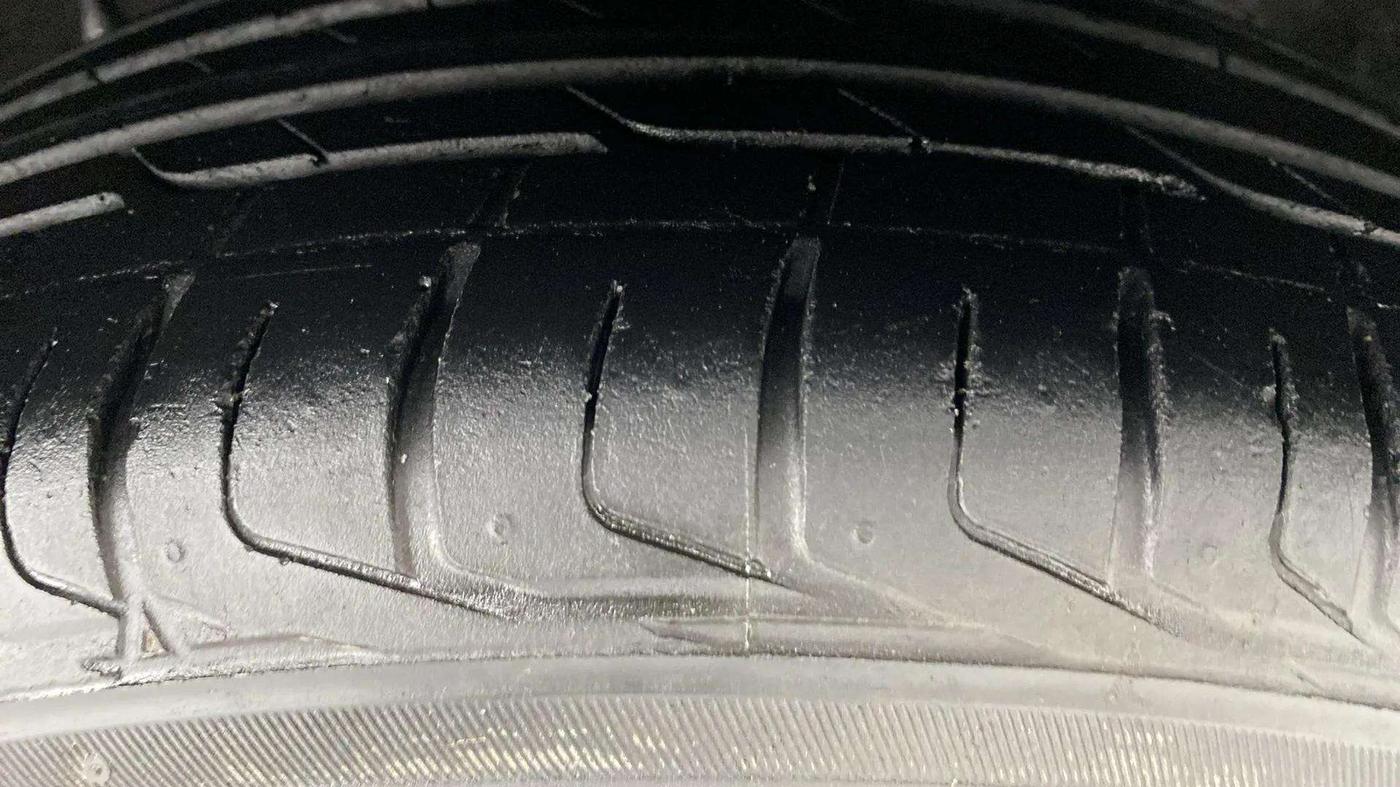 2017 Tata NEXON XZ PLUS PETROL, Petrol, Manual, 81,845 km, Right Front Tyre Tread