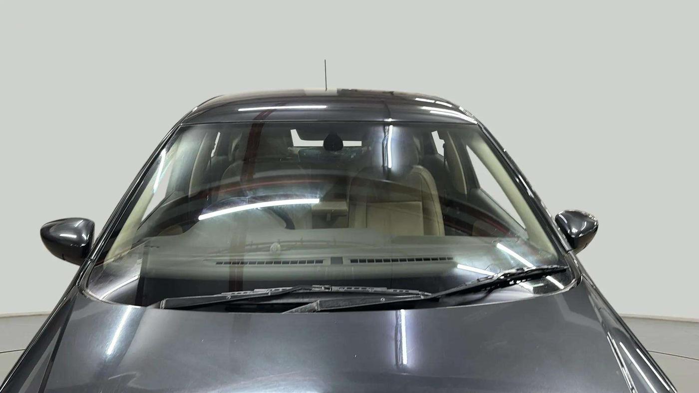 2019 Volkswagen Vento HIGHLINE 1.6 MPI, Petrol, Manual, 37,216 km, Front Windshield