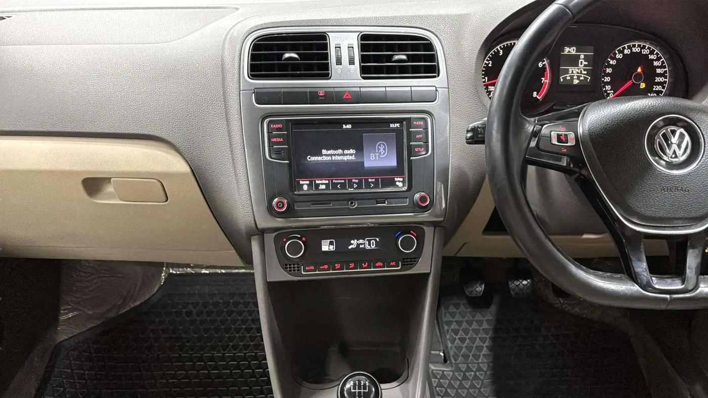 2019 Volkswagen Vento HIGHLINE 1.6 MPI, Petrol, Manual, 37,216 km, Air Conditioner