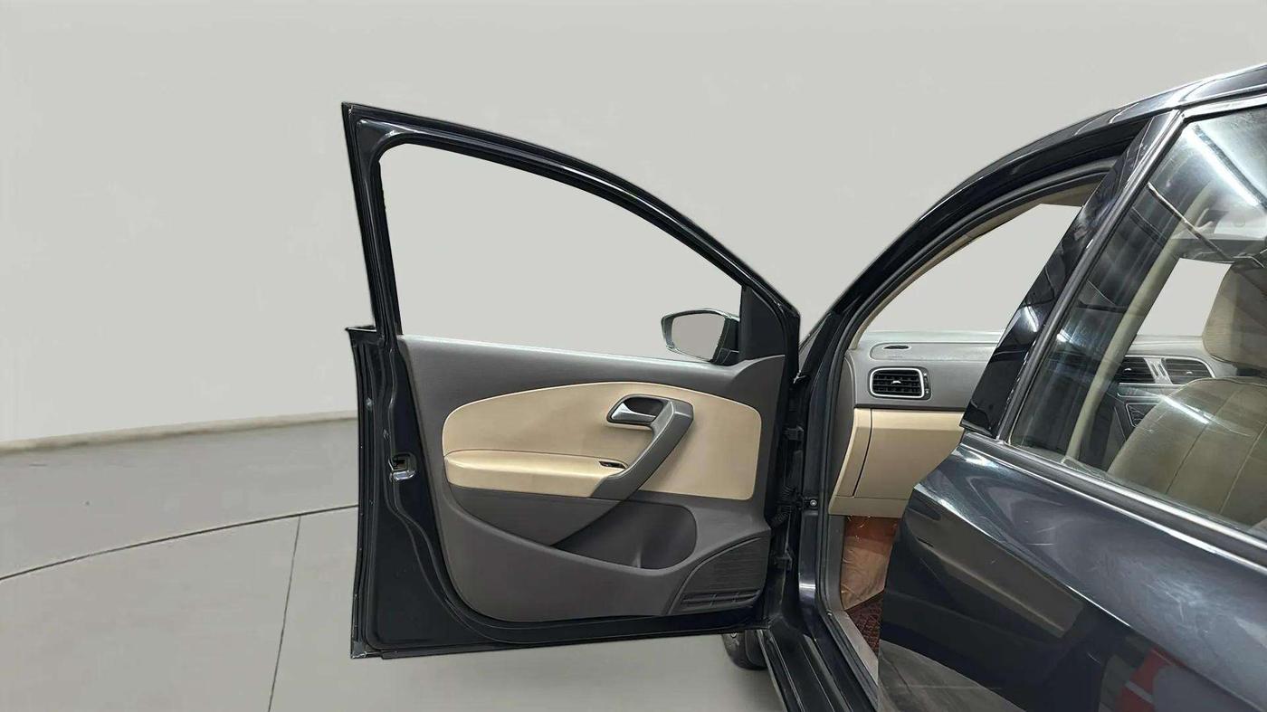 2019 Volkswagen Vento HIGHLINE 1.6 MPI, Petrol, Manual, 37,216 km, LHS Front Door