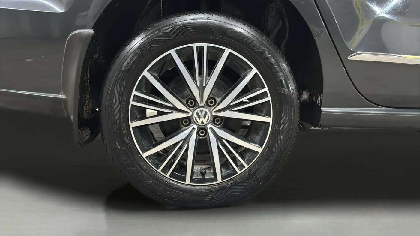 2019 Volkswagen Vento HIGHLINE 1.6 MPI, Petrol, Manual, 37,216 km, Right Rear Wheel