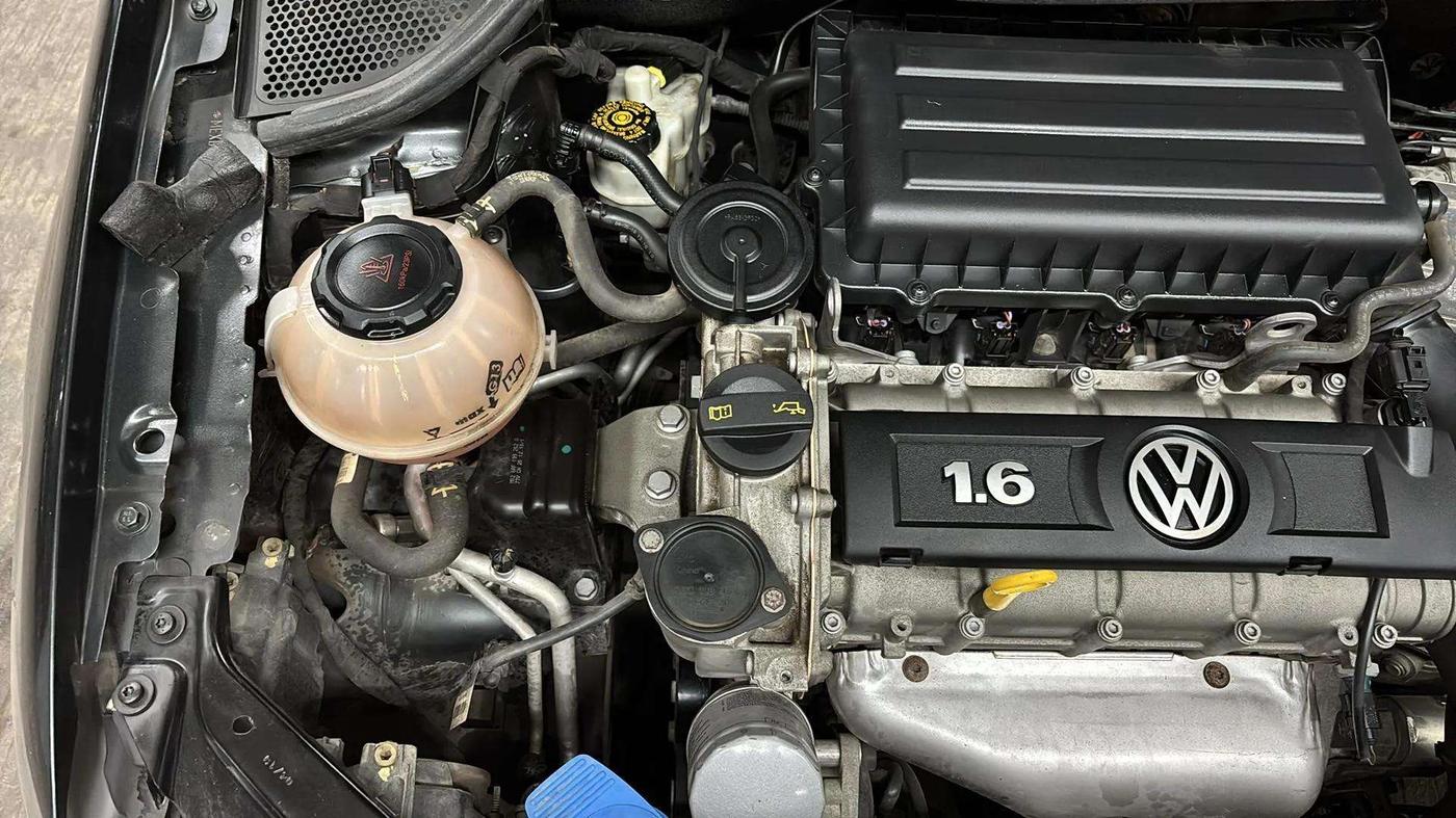 2019 Volkswagen Vento HIGHLINE 1.6 MPI, Petrol, Manual, 37,216 km, Engine View - Right