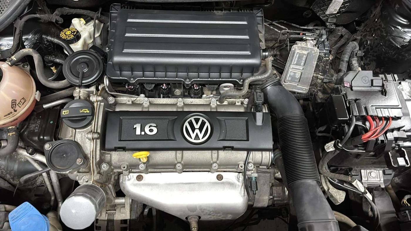 2019 Volkswagen Vento HIGHLINE 1.6 MPI, Petrol, Manual, 37,216 km, Engine View