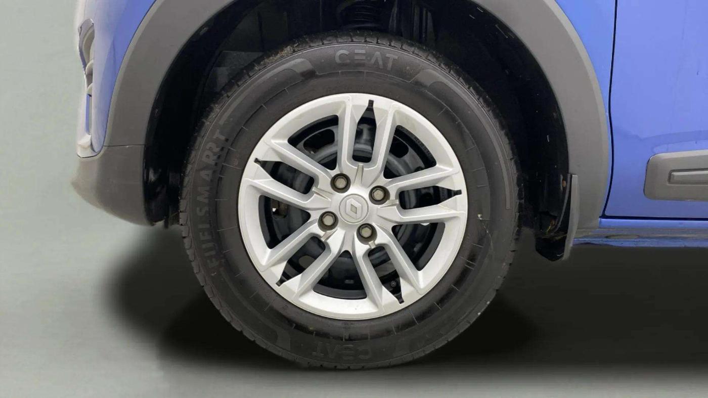 2022 Renault TRIBER RXT, Petrol, Manual, 22,963 km, Left Front Wheel