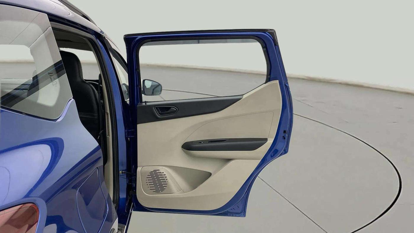 2022 Renault TRIBER RXT, Petrol, Manual, 22,963 km, RHS Rear Door