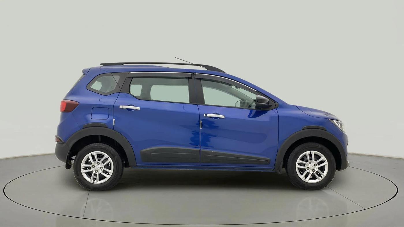 2022 Renault TRIBER RXT, Petrol, Manual, 22,963 km, Right Side View
