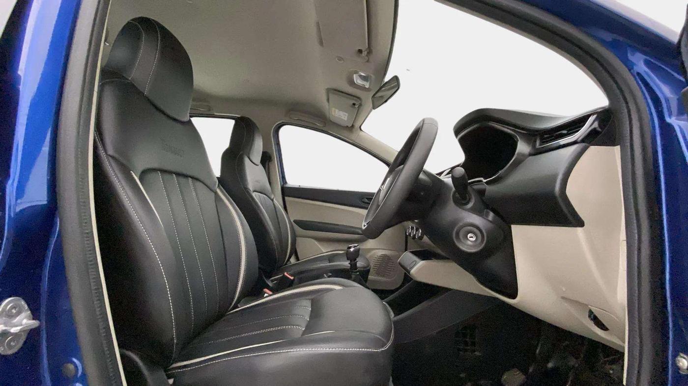 2022 Renault TRIBER RXT, Petrol, Manual, 22,963 km, Right Side Front Door Cabin