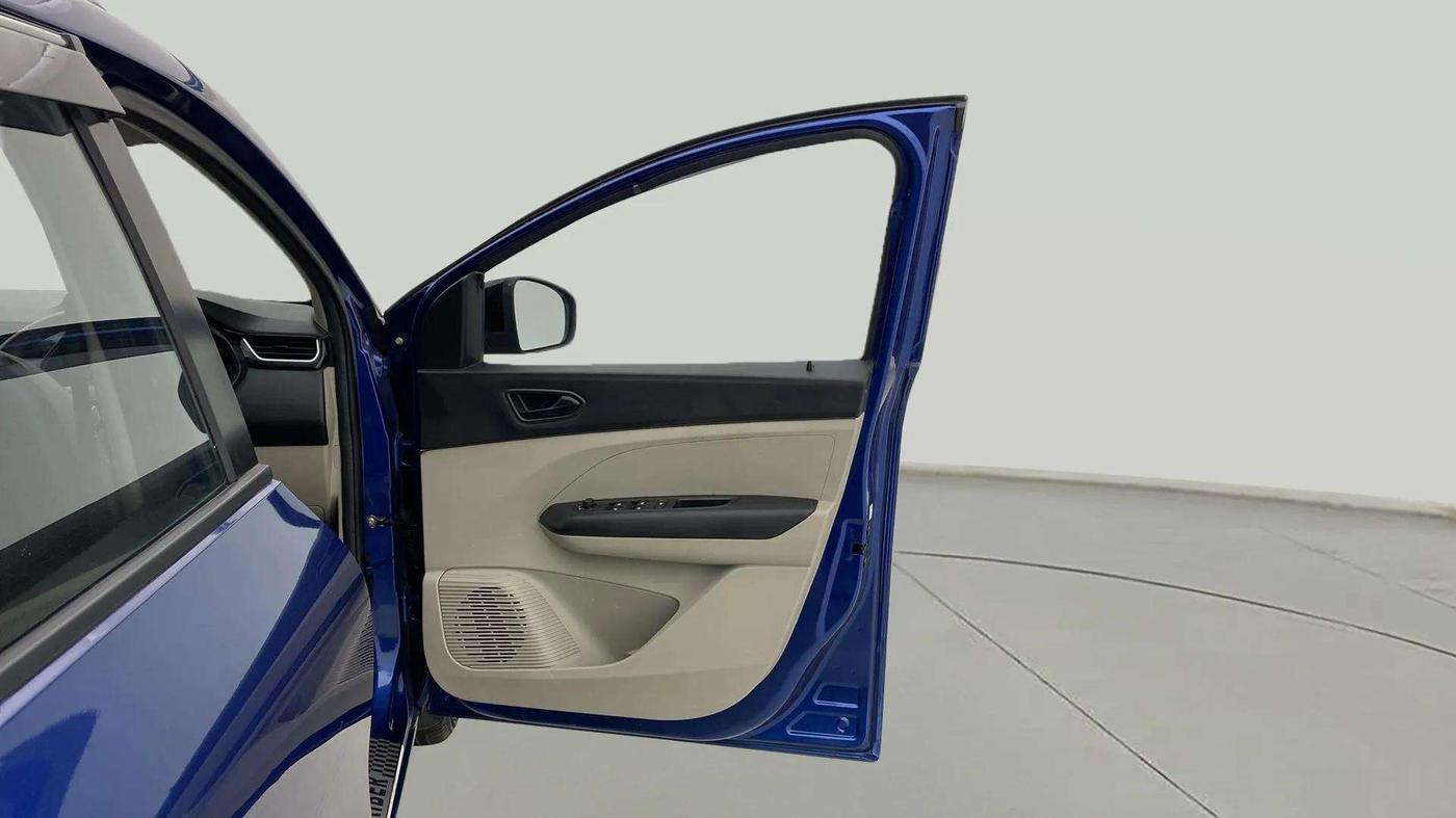 2022 Renault TRIBER RXT, Petrol, Manual, 22,963 km, RHS Front Door