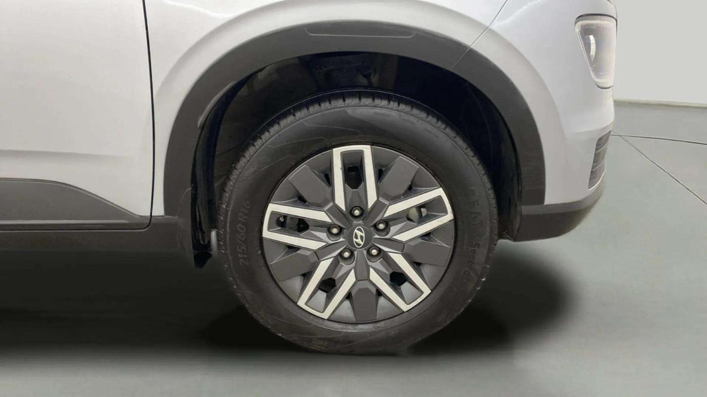 2024 Hyundai VENUE S (O) 1.0 TURBO DCT, Petrol, Automatic, 11,302 km, Right Front Wheel