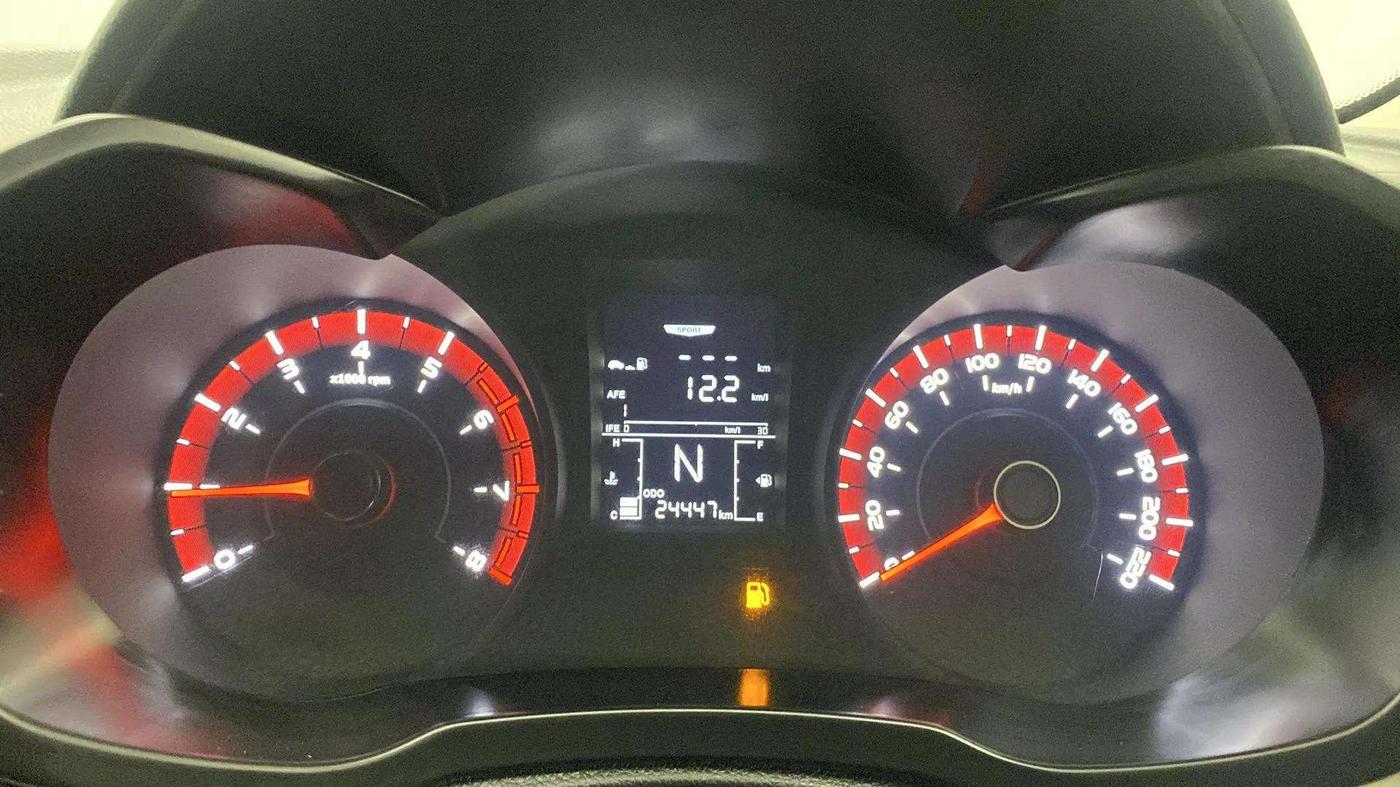 2023 Mahindra XUV300 W4 1.2 PETROL, Petrol, Manual, 24,874 km, Odometer Image