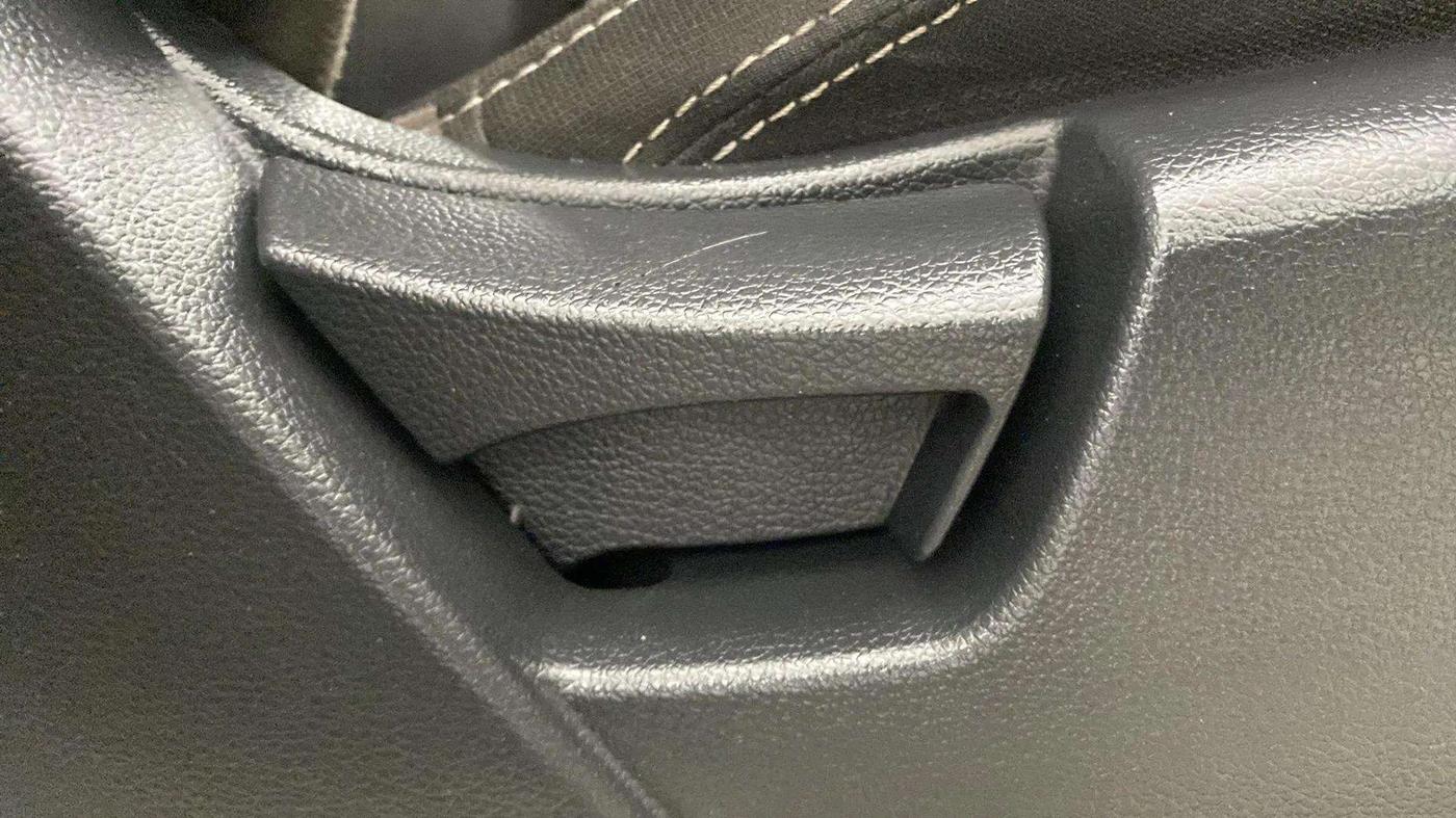 2023 Mahindra XUV300 W4 1.2 PETROL, Petrol, Manual, 24,874 km, Driver Side Adjustment Panel
