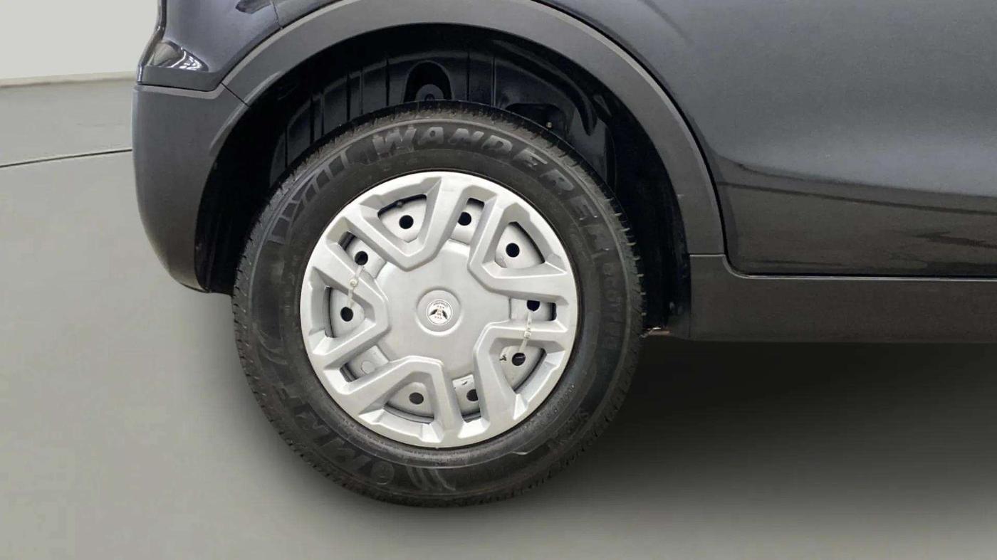 2023 Mahindra XUV300 W4 1.2 PETROL, Petrol, Manual, 24,874 km, Right Rear Wheel