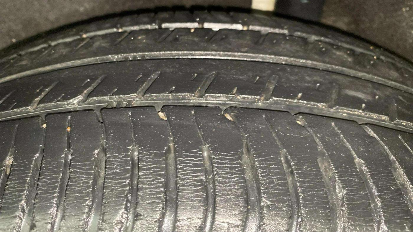 2015 Ford Ecosport TITANIUM 1.5L PETROL AT, Petrol, Automatic, 50,397 km, Left Rear Tyre Tread