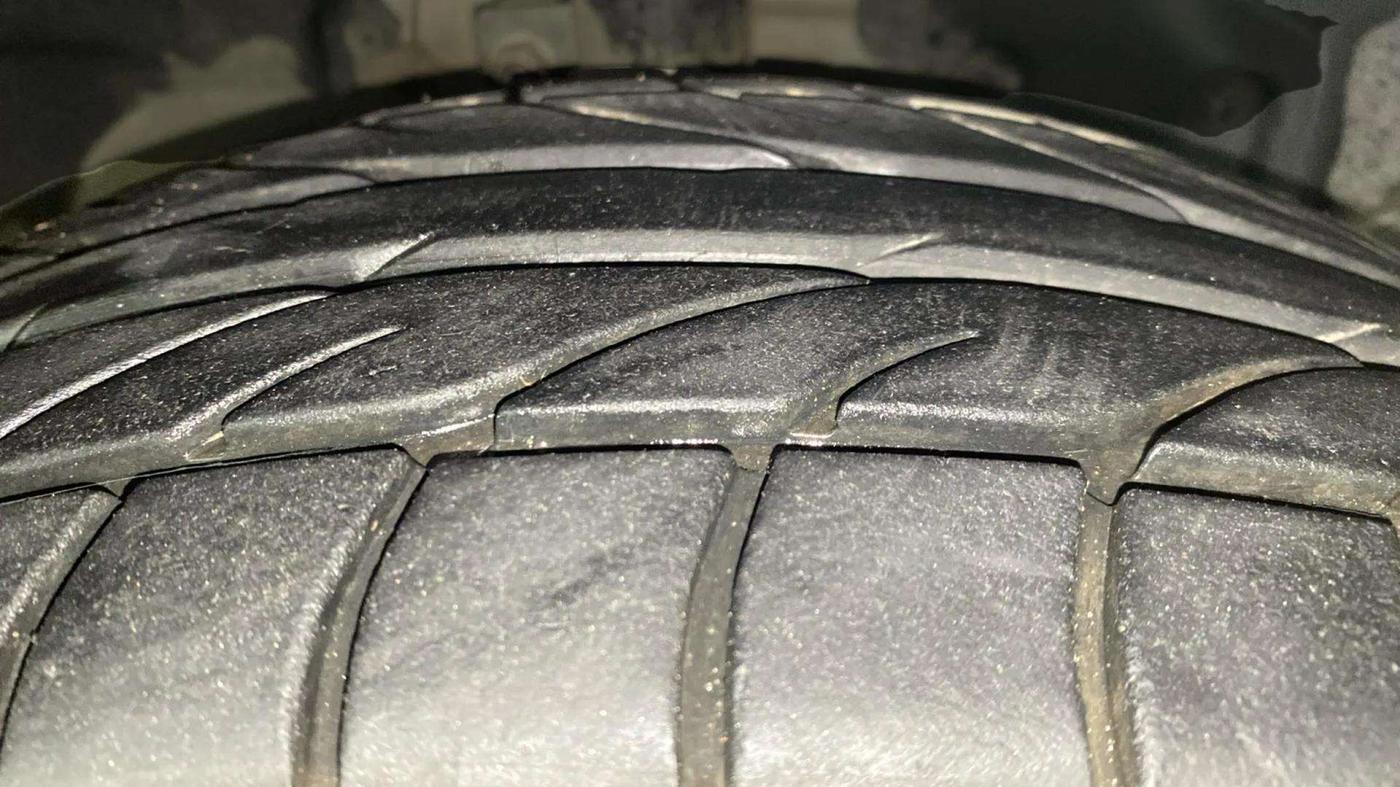 2015 Ford Ecosport TITANIUM 1.5L PETROL AT, Petrol, Automatic, 50,397 km, Right Front Tyre Tread