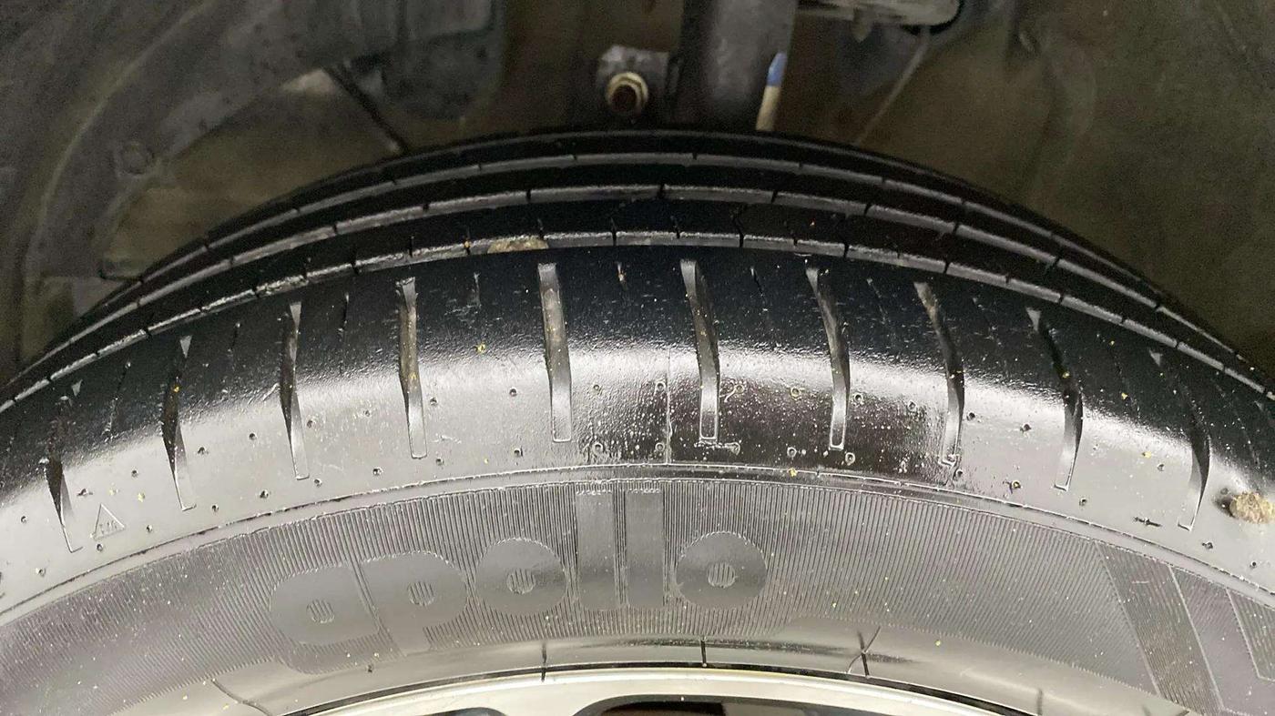 2021 Maruti Baleno ZETA PETROL 1.2, Petrol, Manual, 22,354 km, Left Front Tyre Tread
