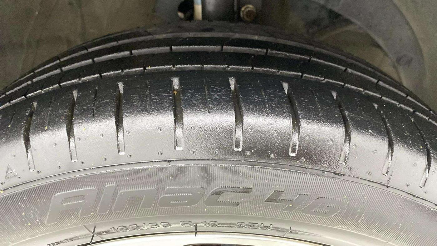 2021 Maruti Baleno ZETA PETROL 1.2, Petrol, Manual, 22,354 km, Right Front Tyre Tread