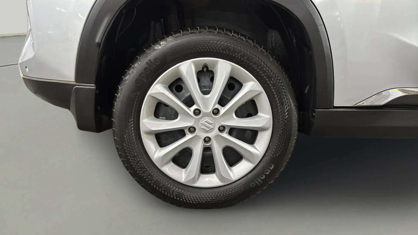 2023 Maruti Grand Vitara DELTA SMART HYBRID, Petrol, Manual, 5,386 km, Right Rear Wheel