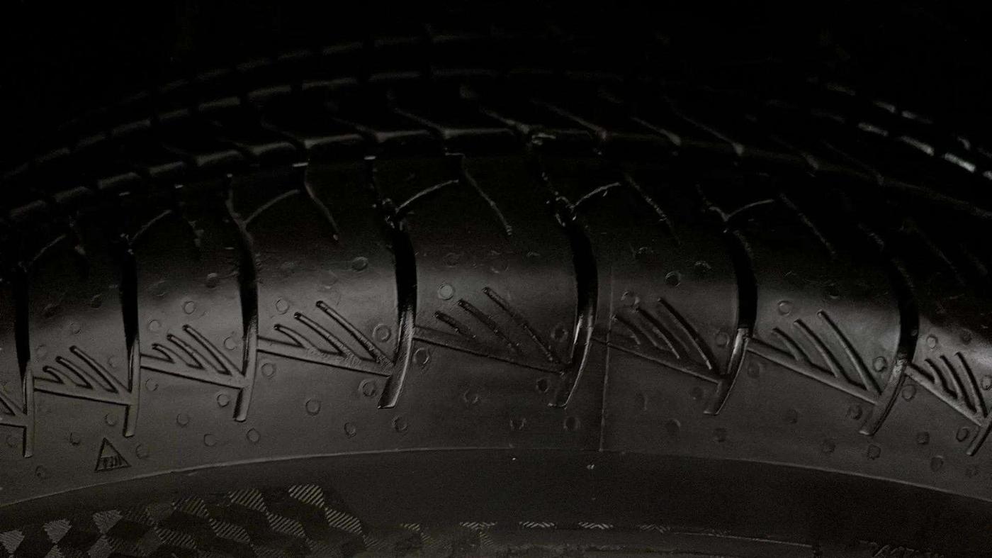 2023 Maruti Grand Vitara DELTA SMART HYBRID, Petrol, Manual, 5,386 km, Left Rear Tyre Tread