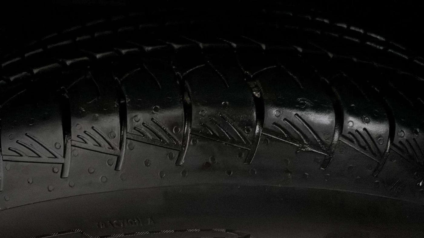 2023 Maruti Grand Vitara DELTA SMART HYBRID, Petrol, Manual, 5,386 km, Right Rear Tyre Tread