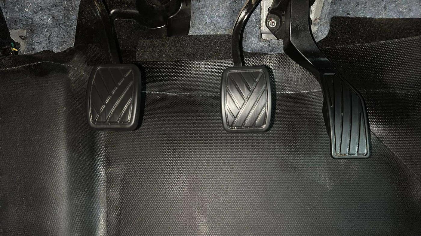 2023 Maruti Grand Vitara DELTA SMART HYBRID, Petrol, Manual, 5,386 km, Pedals