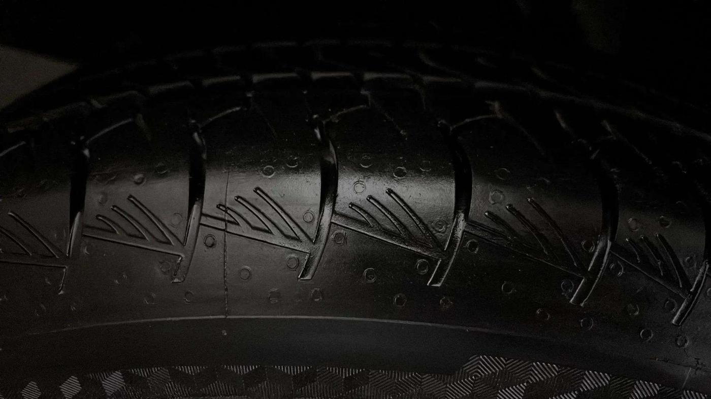 2023 Maruti Grand Vitara DELTA SMART HYBRID, Petrol, Manual, 5,386 km, Left Front Tyre Tread