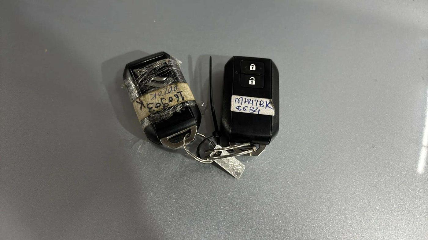 2023 Maruti Grand Vitara DELTA SMART HYBRID, Petrol, Manual, 5,386 km, Key Close Up