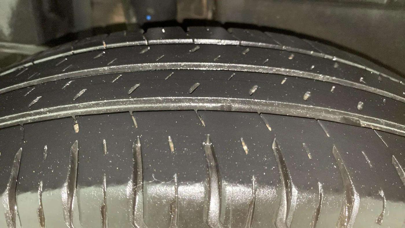 2021 Maruti Dzire VXI AMT, Petrol, Automatic, 20,260 km, Right Rear Tyre Tread