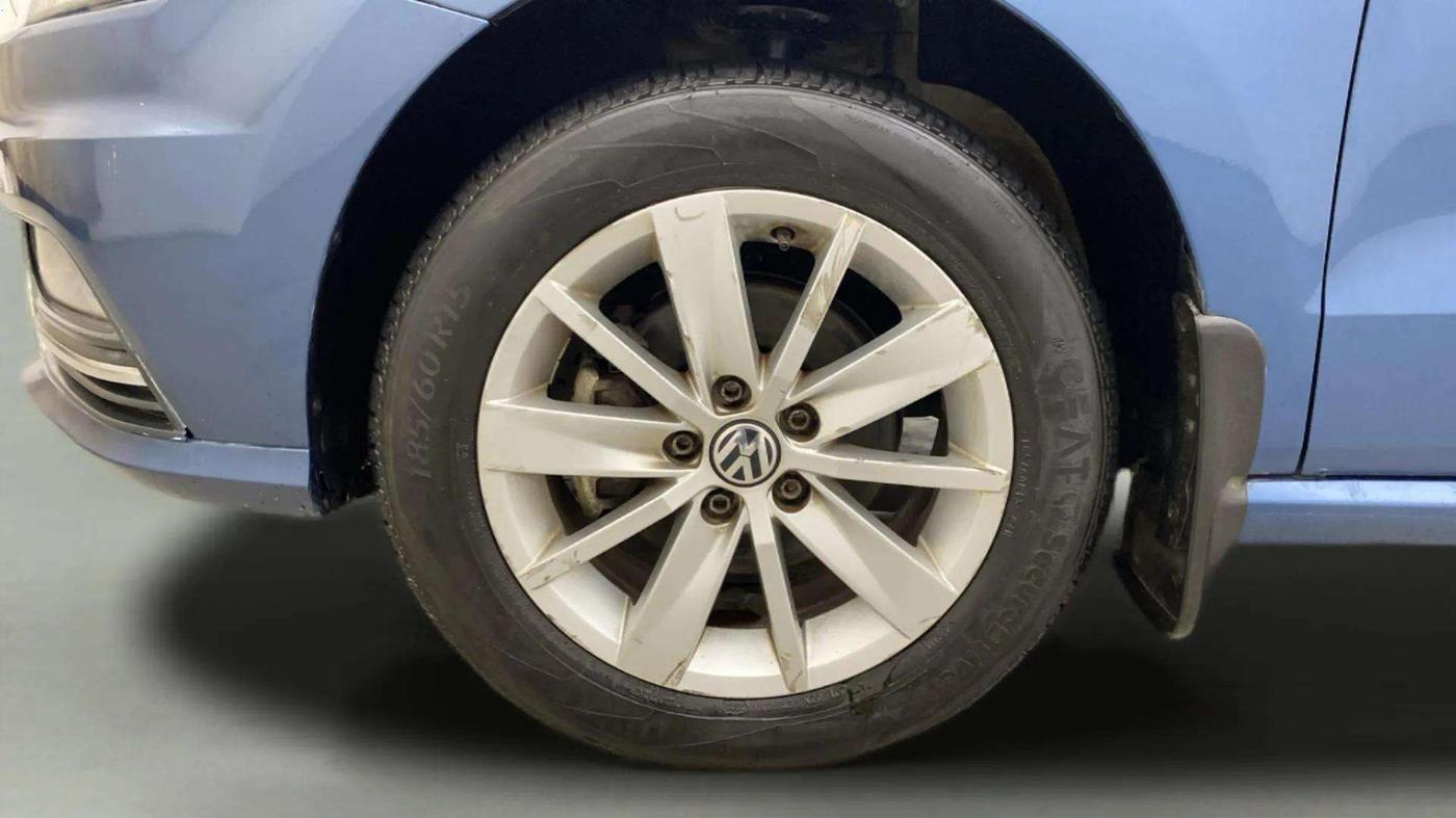 2017 Volkswagen Ameo HIGHLINE PLUS 1.5L AT 16 ALLOY, Diesel, Automatic, 33,201 km, Left Front Wheel
