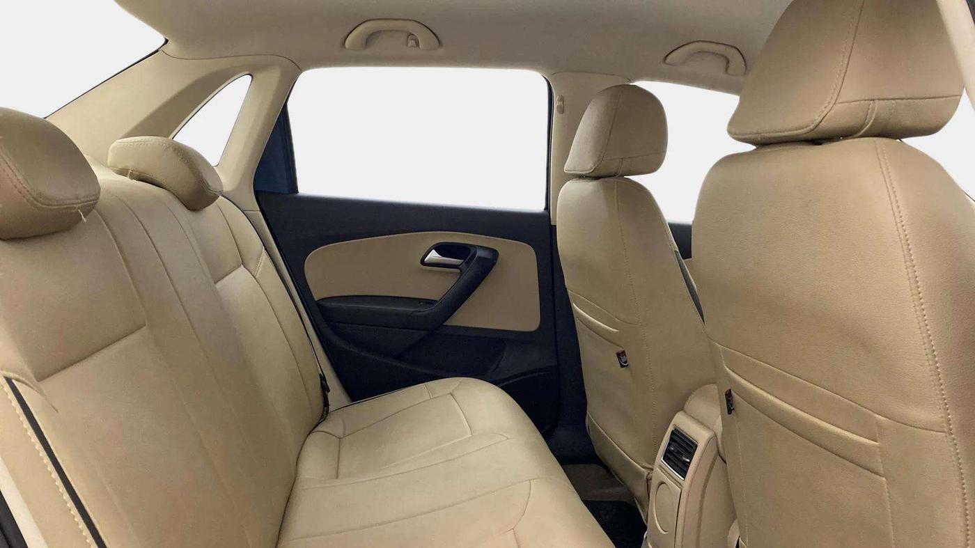 2017 Volkswagen Ameo HIGHLINE PLUS 1.5L AT 16 ALLOY, Diesel, Automatic, 33,201 km, Right Side Rear Door Cabin