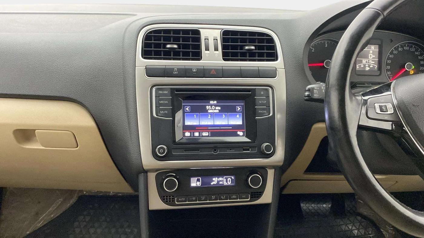 2017 Volkswagen Ameo HIGHLINE PLUS 1.5L AT 16 ALLOY, Diesel, Automatic, 33,201 km, Air Conditioner