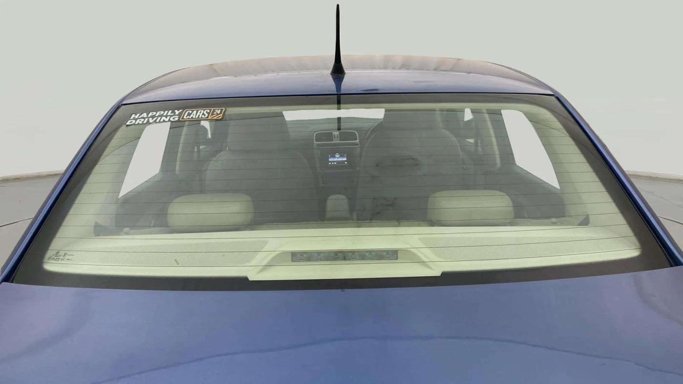 2017 Volkswagen Ameo HIGHLINE PLUS 1.5L AT 16 ALLOY, Diesel, Automatic, 33,201 km, Rear Windshield