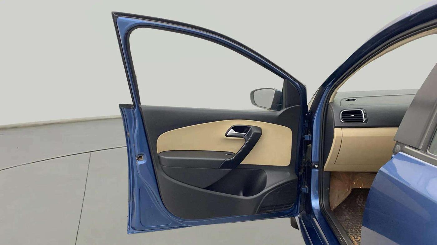 2017 Volkswagen Ameo HIGHLINE PLUS 1.5L AT 16 ALLOY, Diesel, Automatic, 33,201 km, LHS Front Door