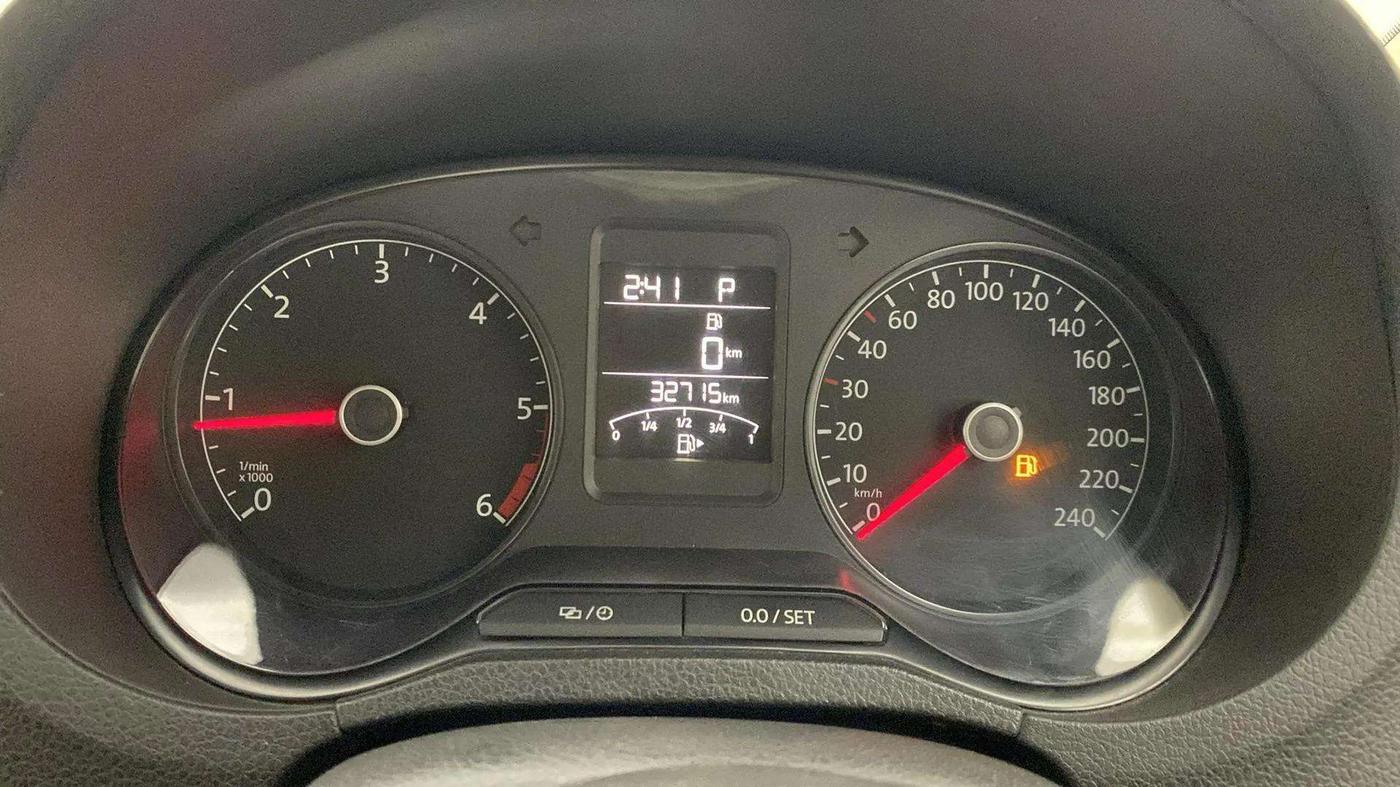 2017 Volkswagen Ameo HIGHLINE PLUS 1.5L AT 16 ALLOY, Diesel, Automatic, 33,201 km, Odometer Image