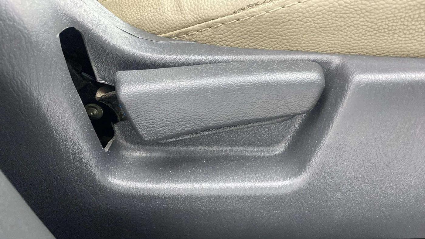 2017 Maruti Alto K10 VXI, Petrol, Manual, 26,901 km, Driver Side Adjustment Panel